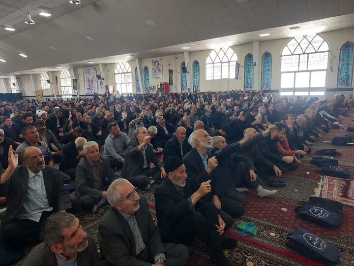 تصاویر / اقامه نماز جمعه در بهار