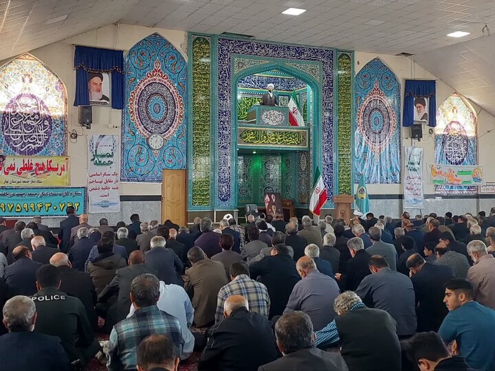 تصاویر / اقامه نماز جمعه در بهار