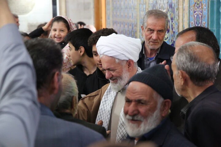 تصاویر اقامه نماز جمعه در اسدآباد