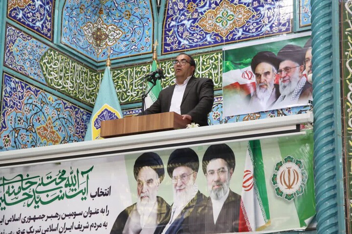 تصاویر اقامه نماز جمعه در اسدآباد