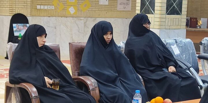تصاویر/ نشست مدیر حوزه های علمیه خواهران با کادر و اساتید مدرسه علمیه خواهران کنگان