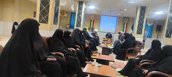 تصاویر/ نشست مدیر حوزه های علمیه خواهران با کادر و اساتید مدرسه علمیه خواهران کنگان