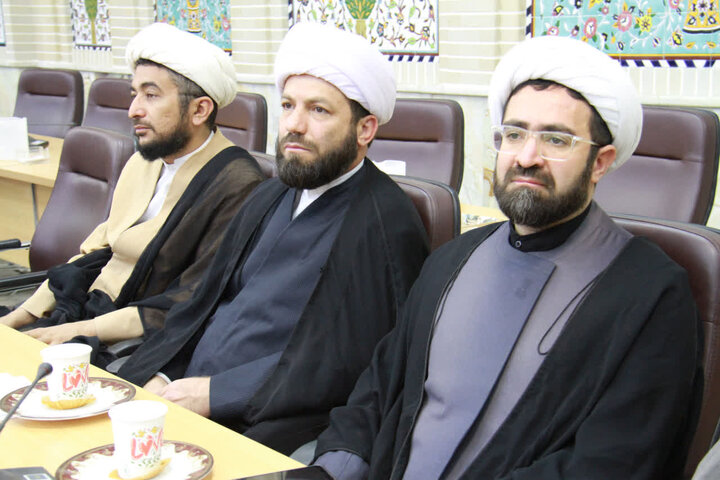 بررسی ابعاد «جنگ تحمیلی سوم» در نشست نخبگانی علمای چهارمحال و بختیاری