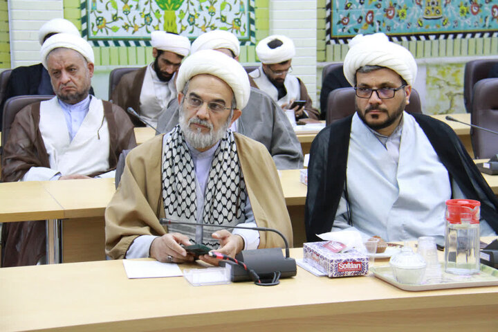 بررسی ابعاد «جنگ تحمیلی سوم» در نشست نخبگانی علمای چهارمحال و بختیاری