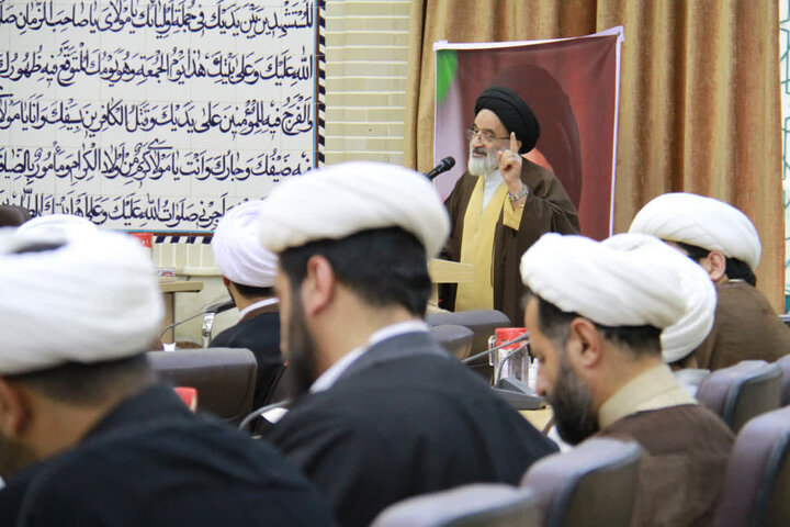 بررسی ابعاد «جنگ تحمیلی سوم» در نشست نخبگانی علمای چهارمحال و بختیاری