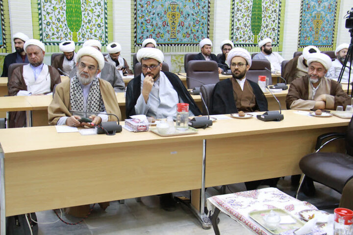 بررسی ابعاد «جنگ تحمیلی سوم» در نشست نخبگانی علمای چهارمحال و بختیاری