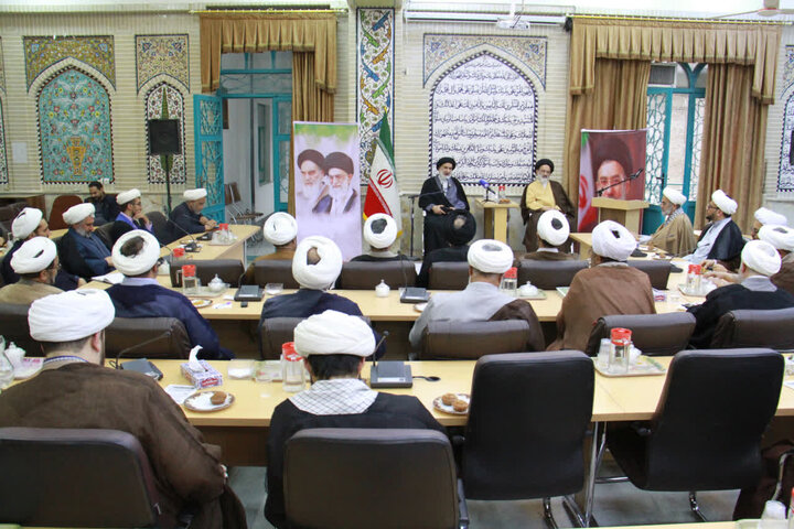 بررسی ابعاد «جنگ تحمیلی سوم» در نشست نخبگانی علمای چهارمحال و بختیاری