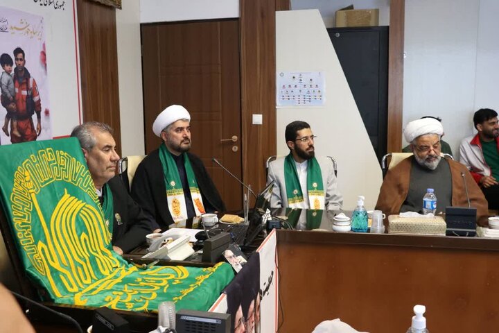 تصاویر/ حضور جمعی از خادمان بارگاه ملکوتی علی بن موسی الرضا علیه السلام، در جمعیت هلال احمر استان سمنان