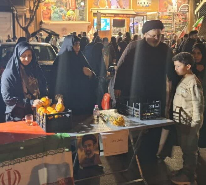 تصاویر/ شب پنجاه و ششم اجتماع اهالی مسجد امیرالمومنین امام علی(ع) در دفاع از انقلاب و وطن
