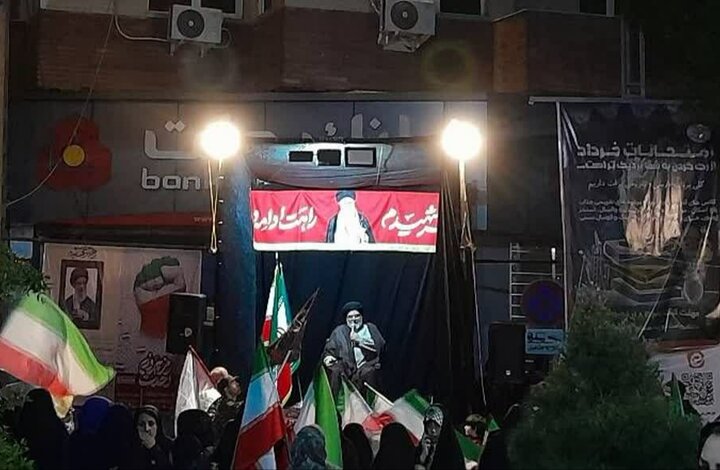 تصاویر/ شب پنجاه و ششم اجتماع اهالی مسجد امیرالمومنین امام علی(ع) در دفاع از انقلاب و وطن