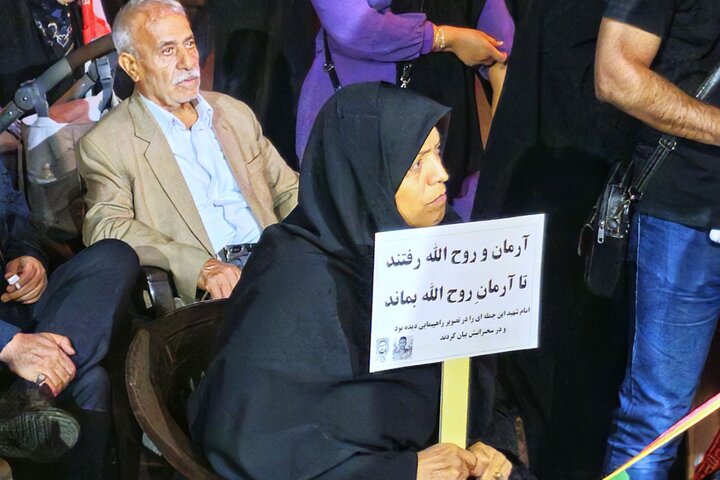 تصاویر/ حضور کارشناسان و اساتید حوزوی برای پرسش و پاسخ در کافه وطن