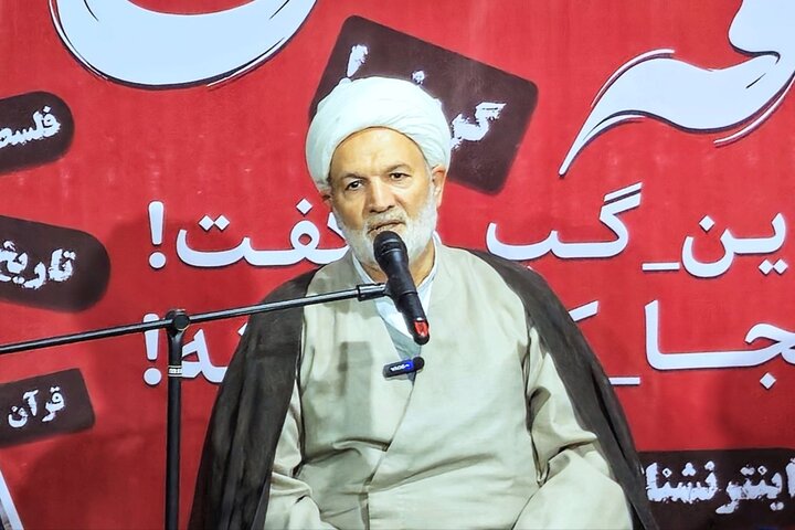 تصاویر/ حضور کارشناسان و اساتید حوزوی برای پرسش و پاسخ در کافه وطن