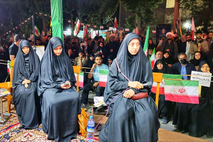 تصاویر/ حضور کارشناسان و اساتید حوزوی برای پرسش و پاسخ در کافه وطن