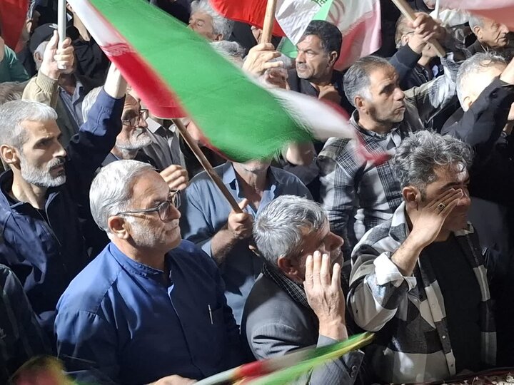 تصاویر / پنجاه و پمجمین شب حضور شبانه مردم کاشان در میدان امام خامنه ای (ره*