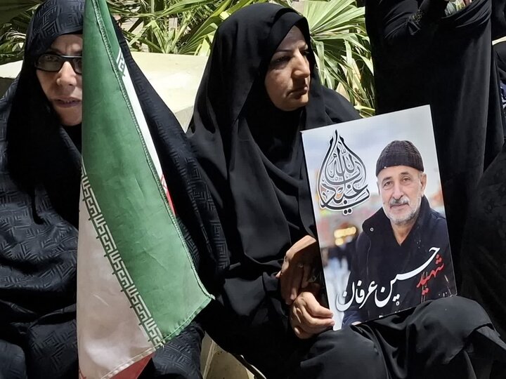 تصاویر / پنجاه و پمجمین شب حضور شبانه مردم کاشان در میدان امام خامنه ای (ره*