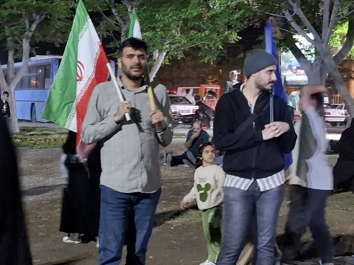 تصاویر / پنجاه و پمجمین شب حضور شبانه مردم کاشان در میدان امام خامنه ای (ره*