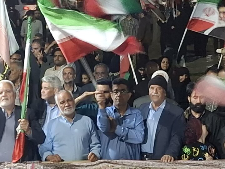 تصاویر / پنجاه و پمجمین شب حضور شبانه مردم کاشان در میدان امام خامنه ای (ره*