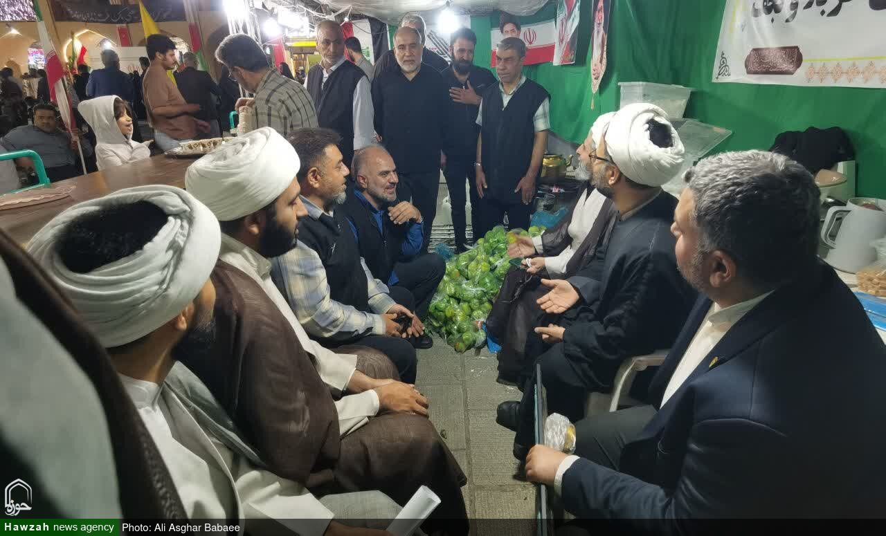 بازدید اساتید و مبلغین بین الملل حوزه علمیه یزد از موکب های عراقی های مقیم یزد در تجمعات مردمی