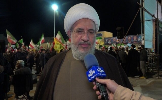آية اللّه الأراكيّ: استشهاد قائد الأمّة الإمام الخامنئيّ كان منشأً للمعجزات الإلهيّة