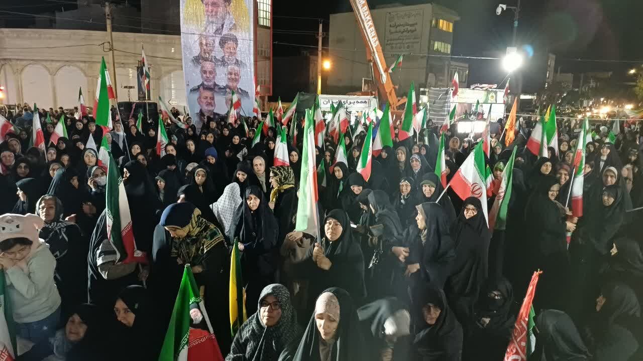 فیلم| پنجاه و چهارمین گردهمایی بزرگ مردم مؤمن زرندیه در میدان امام حسین (ع)