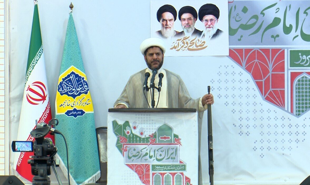 ملت ایران تا پای جان برای کشور ایستاده‌اند