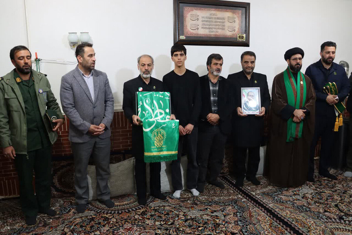 فیلم| تسلی‌بخشی کاروان سفیران کریمه اهل بیت(ع) به خانواده شهدا در استان اصفهان