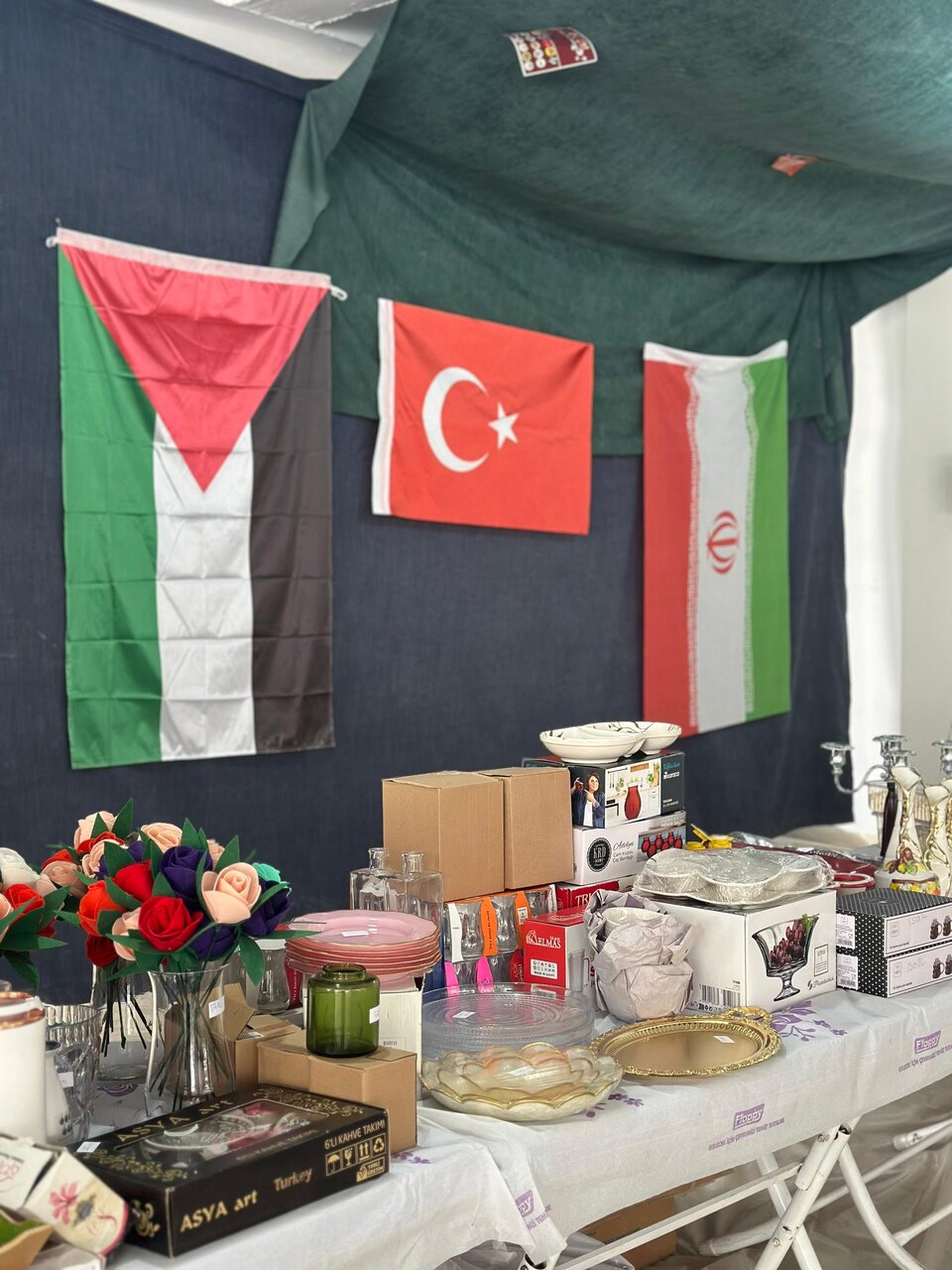 برگزاری بازارچه همبستگی با ایران در استانبول و مصاحبه اختصاصی خبرگزاری حوزه با مسئول برگزاری آن