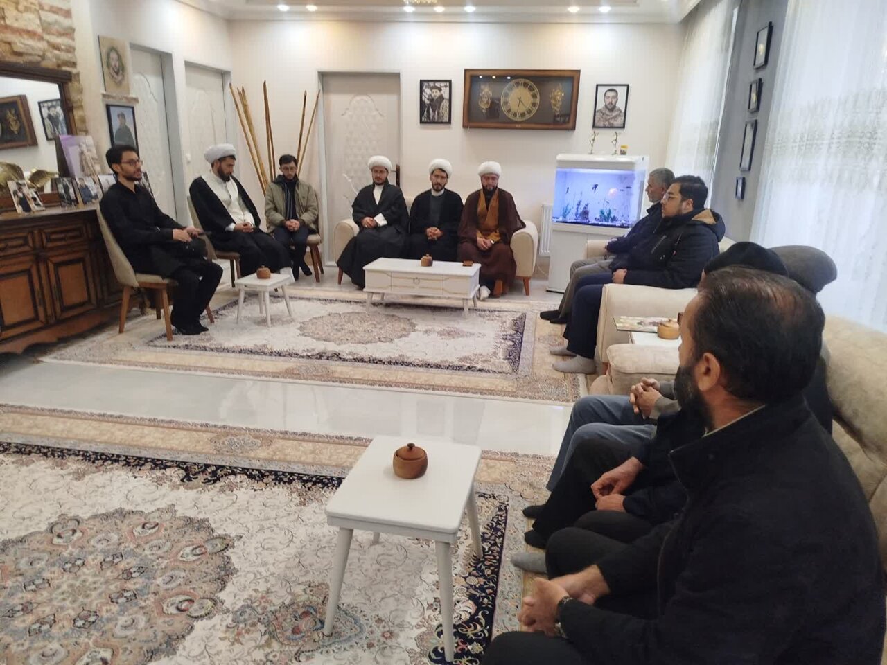دیدار طلاب، اساتید و مدیر مدرسه علمیه امام صادق (ع) نقده با خانواده شهید علی دشتی