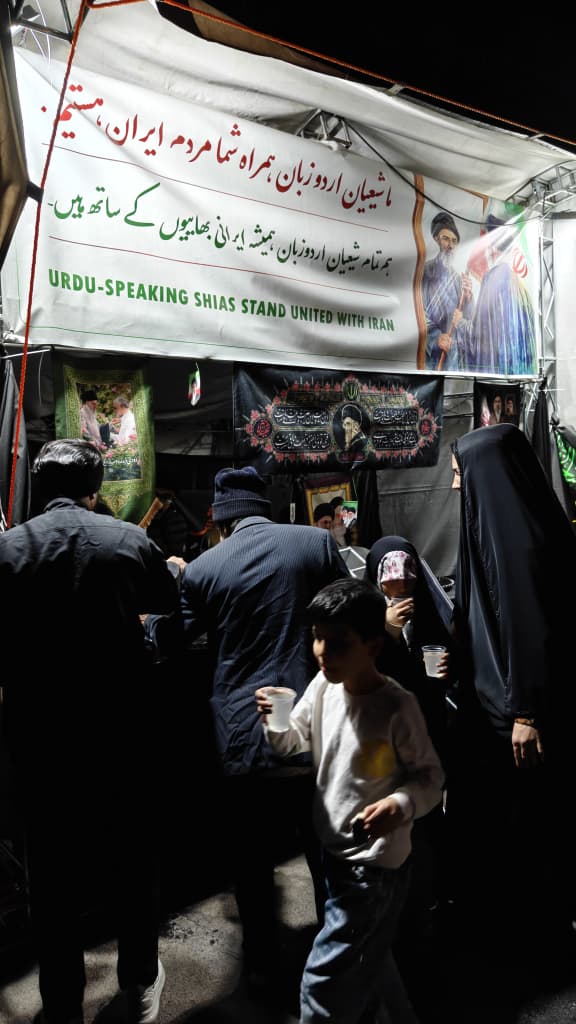 قم المقدسہ میں ہندوستانی طلاب کے 14 موکب ایرانی عوام کی خدمت میں مصروف، اخوت اور بے مثال یکجہتی کا تاریخی منظر