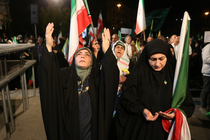 تصاویر / پنجاه و پنجمین شب تجمع مردم انقلابی اصفهان در خیابان‌ها و میدان‌های شهر