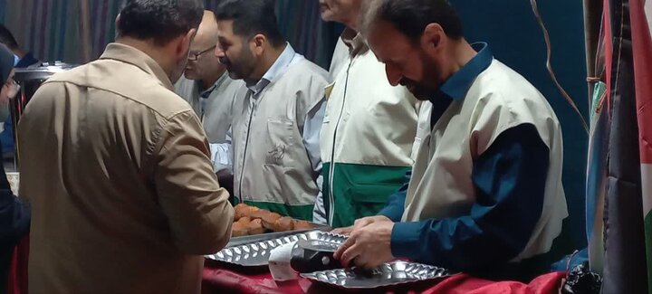 تصاویر/ خدمت رسانی موکب «ستاد پشتیبانی فرهنگی جبهه مقاومت بخش لاله آباد» در شهر زرگر در چهارم اردیبهشت