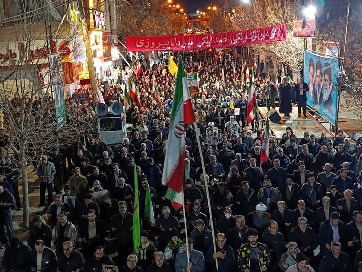 تصاویر / پنجاه و پنج شب، پنجاه و پنج حضور؛ مردم شهرستان تکاب پای کار انقلاب