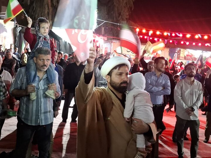 تصاویر / پنجاه و پنجمین شب حضور شبانه مردم کاشان در چهار راه سلمان