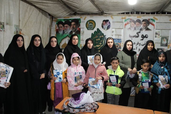 تصاویر/ ازبرگزاری موکب قرآنی، فرهنگی ،مذهبی و آموزشی دانش‌آموزی در ماکو با محوریت «مدرسه  در میدان»