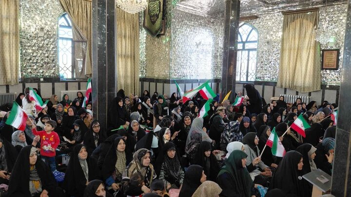 تصاویر/ چهارمین اجتماع عظیم بانوان و حماسه آفرینان تبیین در ارومیه