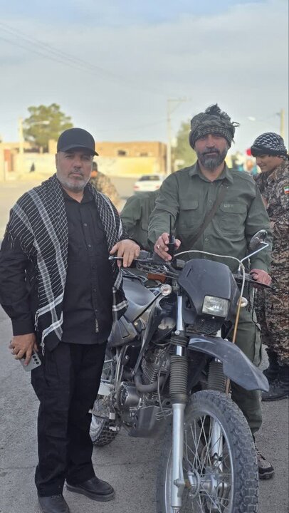 تصاویر/ حماسه‌ی باشکوه موتورسواران هیأت رزمندگان اسلام حسین‌آباد‌کویر دردفاع از وطن