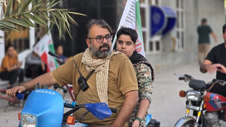 تصاویر/ حماسه‌ی باشکوه موتورسواران هیأت رزمندگان اسلام حسین‌آباد‌کویر دردفاع از وطن