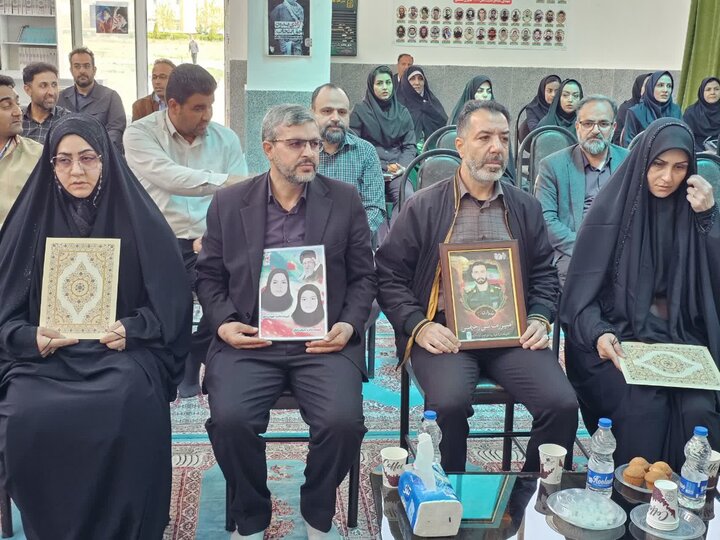 تصاویر /  آئین درختکاری به یاد شهدای والامقام جنگ رمضان در شهرستان بوئین‌زهرا