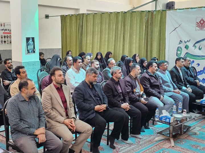 تصاویر /  آئین درختکاری به یاد شهدای والامقام جنگ رمضان در شهرستان بوئین‌زهرا