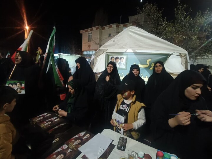 تصاویر /  برپایی موکب «تبیین با نور» در هشترود؛ پایگاهی برای جهاد تبیین و گفت‌وگوی فرهنگی