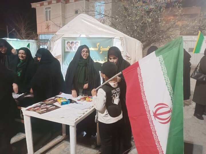 تصاویر /  برپایی موکب «تبیین با نور» در هشترود؛ پایگاهی برای جهاد تبیین و گفت‌وگوی فرهنگی