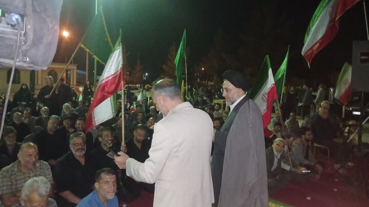 تصاویر/ اقامه نماز استغاثه به امام زمان (عج) در آستان مقدس زیارت اقبالیه نوش آباد