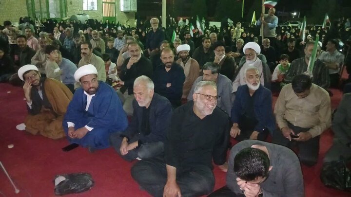 تصاویر/ اقامه نماز استغاثه به امام زمان (عج) در آستان مقدس زیارت اقبالیه نوش آباد