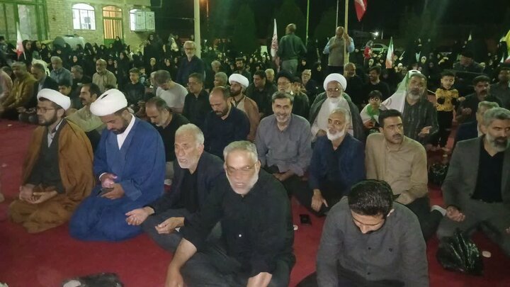 تصاویر/ اقامه نماز استغاثه به امام زمان (عج) در آستان مقدس زیارت اقبالیه نوش آباد
