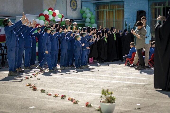 تصاویر/ خدام رضوی مهمان دانش‌آموزان «ادبستان خشت اول» سمنان