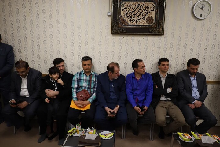تصاویر/ دیدار اعضای شورای کار و تعاون  و تجلیل از خانواده شهید مصطفی تمثیلی توسط آیت الله موسوی اصفهانی