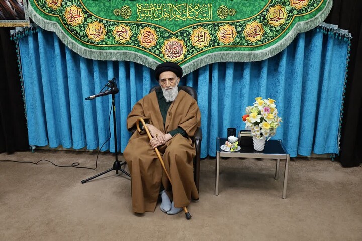 تصاویر/ دیدار اعضای شورای کار و تعاون  و تجلیل از خانواده شهید مصطفی تمثیلی توسط آیت الله موسوی اصفهانی