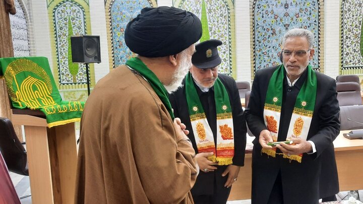 تصاویر/ دیدار خادمان حرم امام رضا(ع) با نماینده ولی‌فقیه در چهارمحال و بختیاری