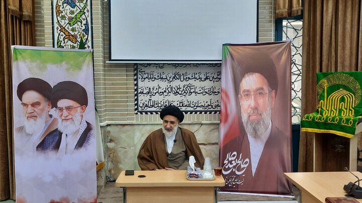 تصاویر/ دیدار خادمان حرم امام رضا(ع) با نماینده ولی‌فقیه در چهارمحال و بختیاری
