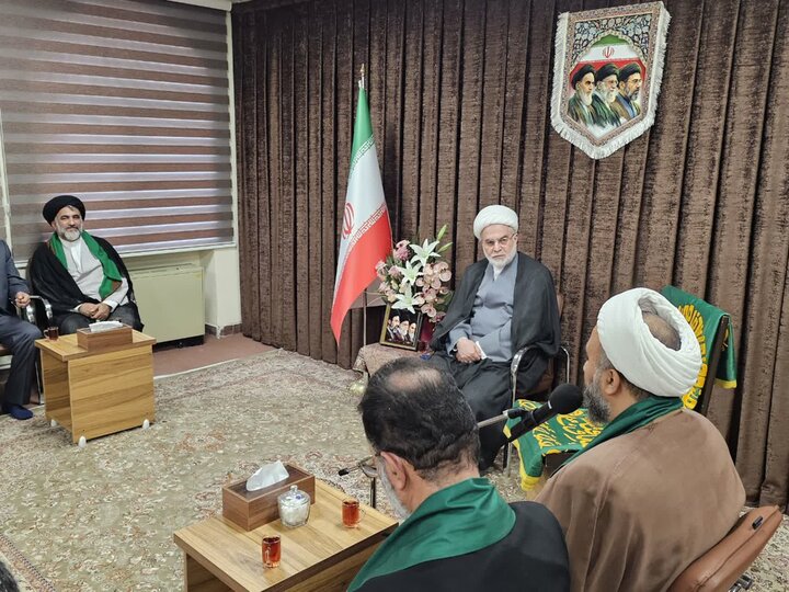تصاویر/ دیدار خادمان بارگاه رضوی با نماینده ولی‌فقیه در کردستان